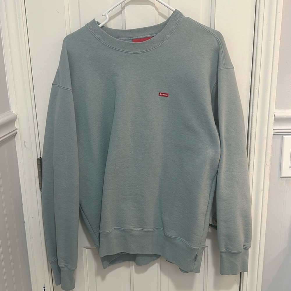 Supreme crewneck sweatshirt